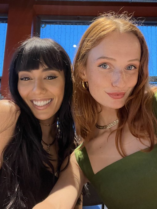 in italy with my darlings https://t.co/0l3aStzBE8