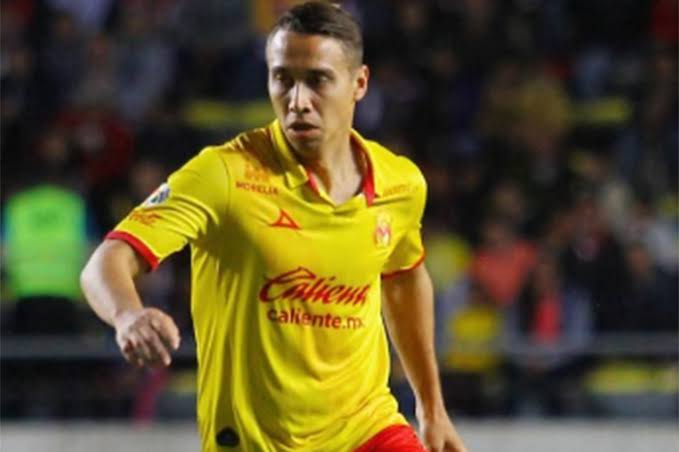 🗓 El 4 de abril de 2004 Carlos Gerardo Rodríguez debutó en un partido entre su entonces equipo Pachuca 🆚️ Atlas, con los <a href="/Tuzos/">Club de Futbol Pachuca</a> conquistó 🏆🏆 Ligas MX, 🏆 Copa Sudamericana y 🏆🏆🏆 CONCACAF Liga de Campeones 

Jugó además para Toluca, Chivas, Morelia y Puebla