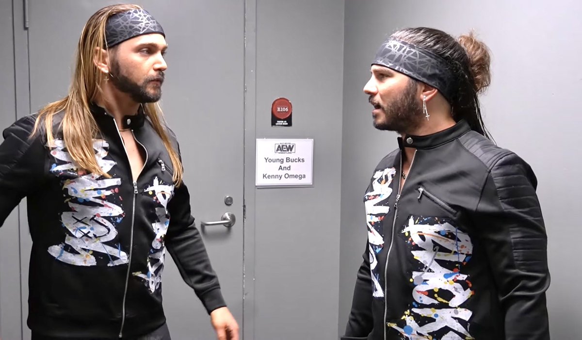 CammyIbuki's tweet photo. Yeah, I’m gonna need one of these in hoodie form please and thank you #shopaew #merchfreak #aew https://t.co/Z6N3nSFFje
