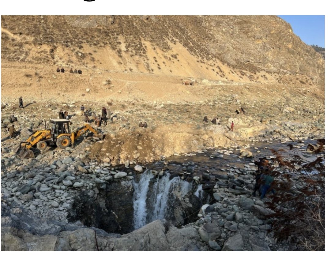 dr_piyushsingla's tweet photo. #KokernagSinkhole at Wandevalgam-
Tracer studies by NIT Sgr observed-‘Sinkhole has an outlet at Achabal at a distance of 16 Km from sinkhole.There cud be other outlets in near by areas’
Interesting inference from interesting phenomenon! 
@ndmaindia @nitsriofficial @nitishwarKumar https://t.co/Zd9aBavUMS