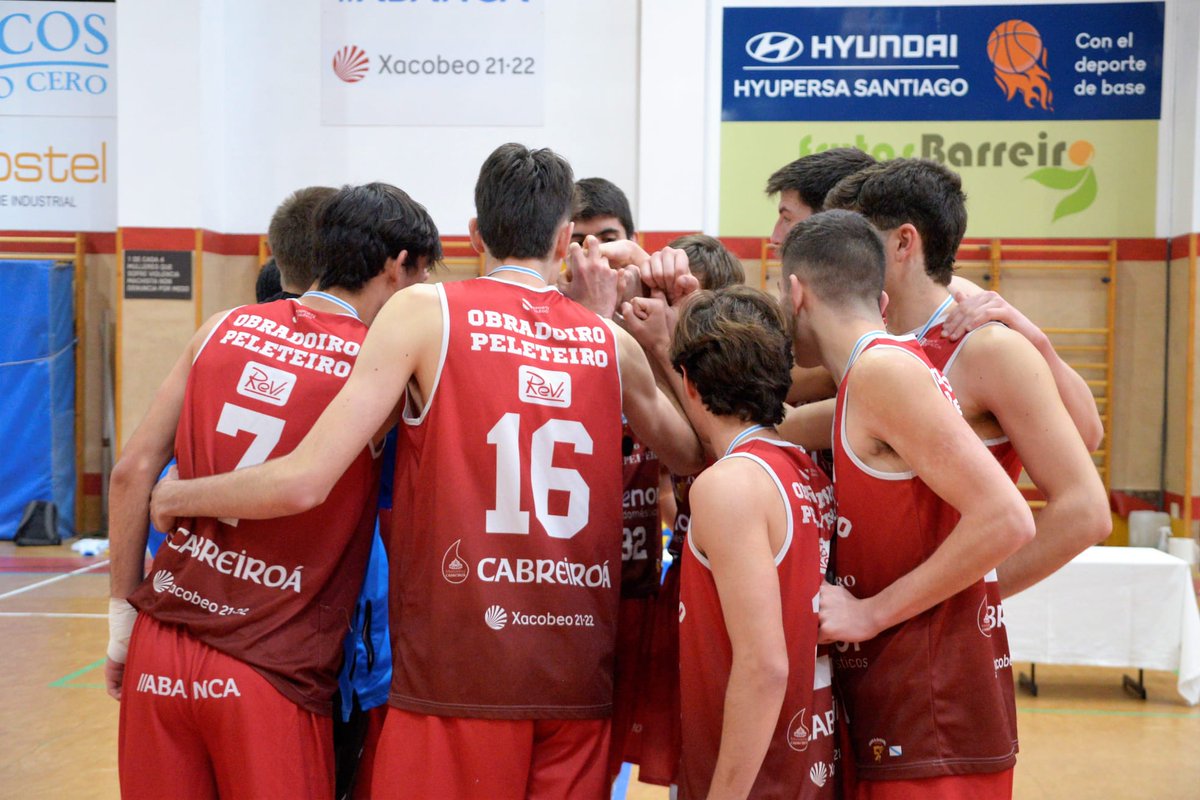 OBRADOIROCAB's tweet photo. 🏀 CANTEIRA:

Fin de semana ben bonito para o Obradoiro Peleteiro, que recibiu o trofeo de Campión Galego 1ª Div. Junior Masculino.

Así, os nosos disputarán o Campionato de España Junior 🔥

Parabéns, rapaces! 💪🏼

📝 https://t.co/KFksCrFnRw

#SomosObra https://t.co/puAenWlHXx