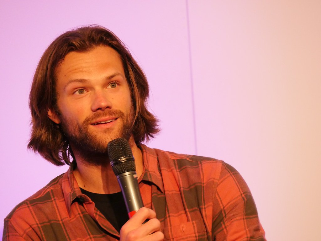 ArchiveOfJared's tweet photo. Jared Padalecki
Asylum 2016 https://t.co/YcIazf4yaO