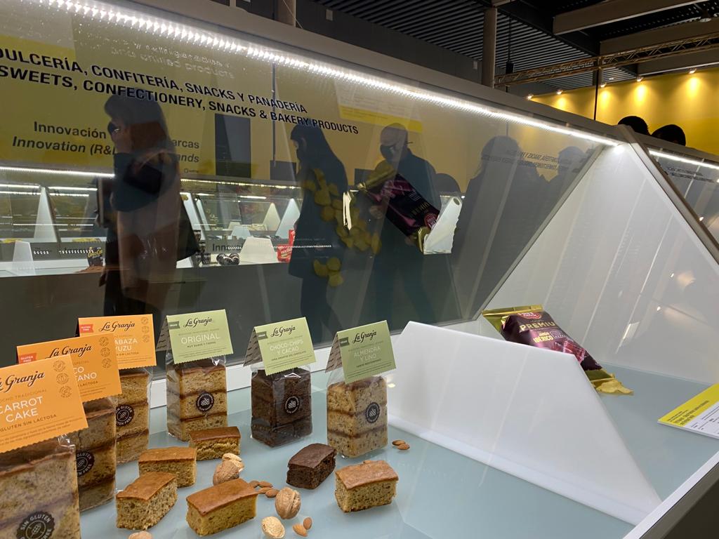 AlimentariaBCN's tweet photo. 🆕 No te pierdas los casi 300 nuevos lanzamientos innovadores del mercado en la exposición Innoval 2022, en The Alimentaria Hub 👀 

Productos de marcas comprometidas con la calidad y la adaptación constante a las necesidades del consumidor 🔝 #Alimentaria2022 https://t.co/Lejyi0QOtO