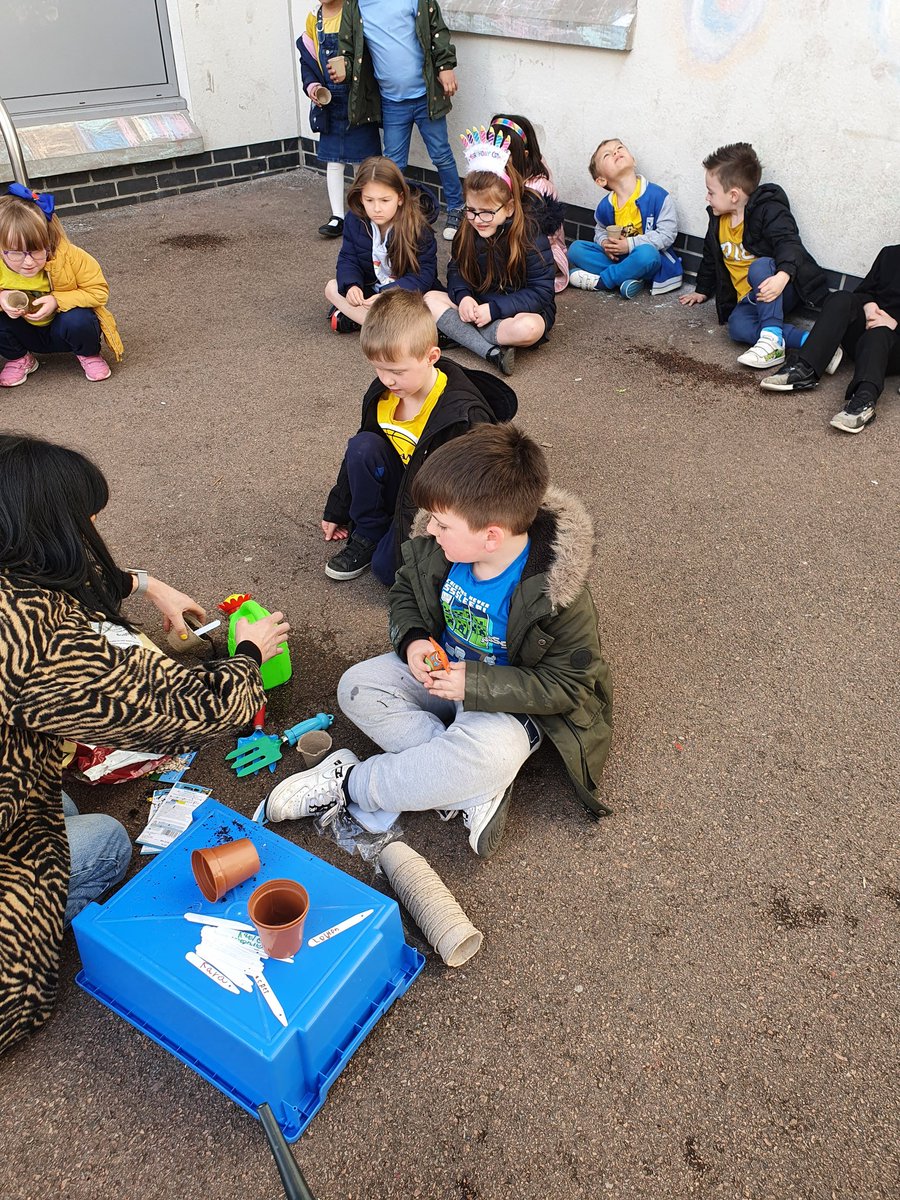 St Clement's P2 tweet media