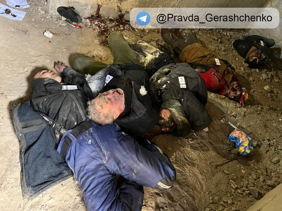 caojitw's tweet photo. 俄羅斯軍隊在烏克蘭的布查，肆意燒殺、奸殺和槍殺無辜的孩童、女人和老人的行爲，完全構得上是種族滅絶及反人類罪。相信這次普京和俄羅斯納粹一定逃脫不了國際戰犯法庭的審判和定罪，最終被送上絞架或被無人機斬首。 https://t.co/yh2EruFpBl