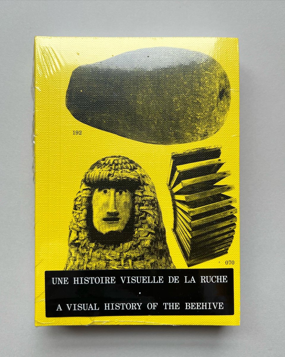 errant books tweet media