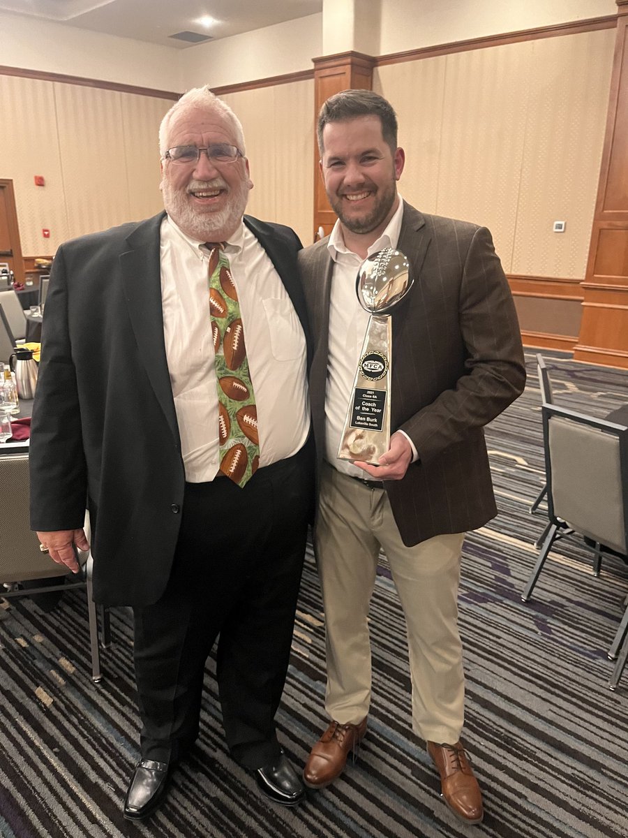 LSHSCougarsFB's tweet photo. Our very own Coach Burk - 6A coach of the year! 

And coach Gilmer a Butch Nash assistant coach of the year recipient! 

Well deserved !!!  

Congratulations to you both!

#S4Life #buildingchampions #cougarfootball https://t.co/wEhzrMglWh