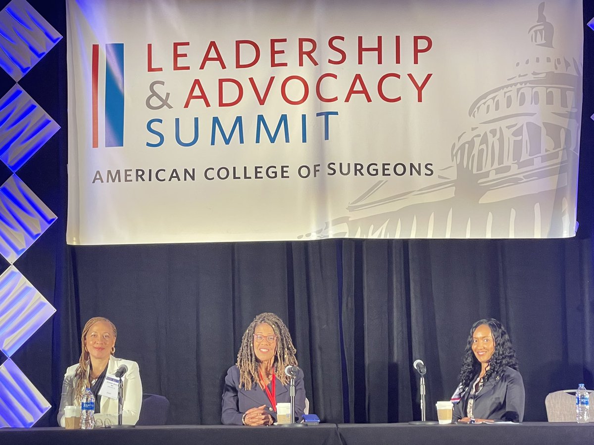 CBerryTraumaMD's tweet photo. This is what extraordinary leadership looks like! @AmCollSurgeons @pturnermd @DrBonnieMason @DrFordDCBOH #ACSLAS22 https://t.co/JzQyF7L595