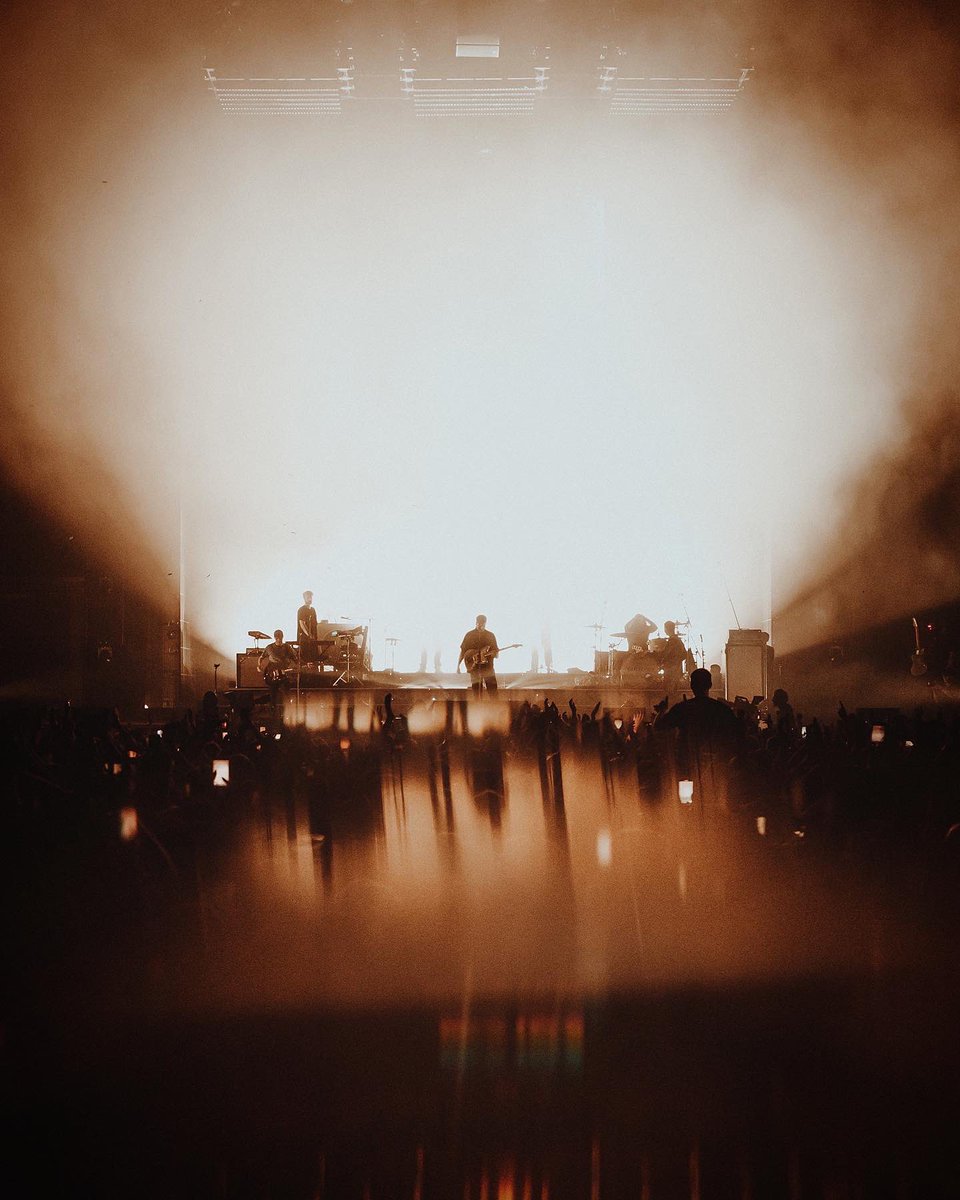 Samneill_photo's tweet photo. Wow what a show @samfendermusic https://t.co/ZTcLMpiOM2