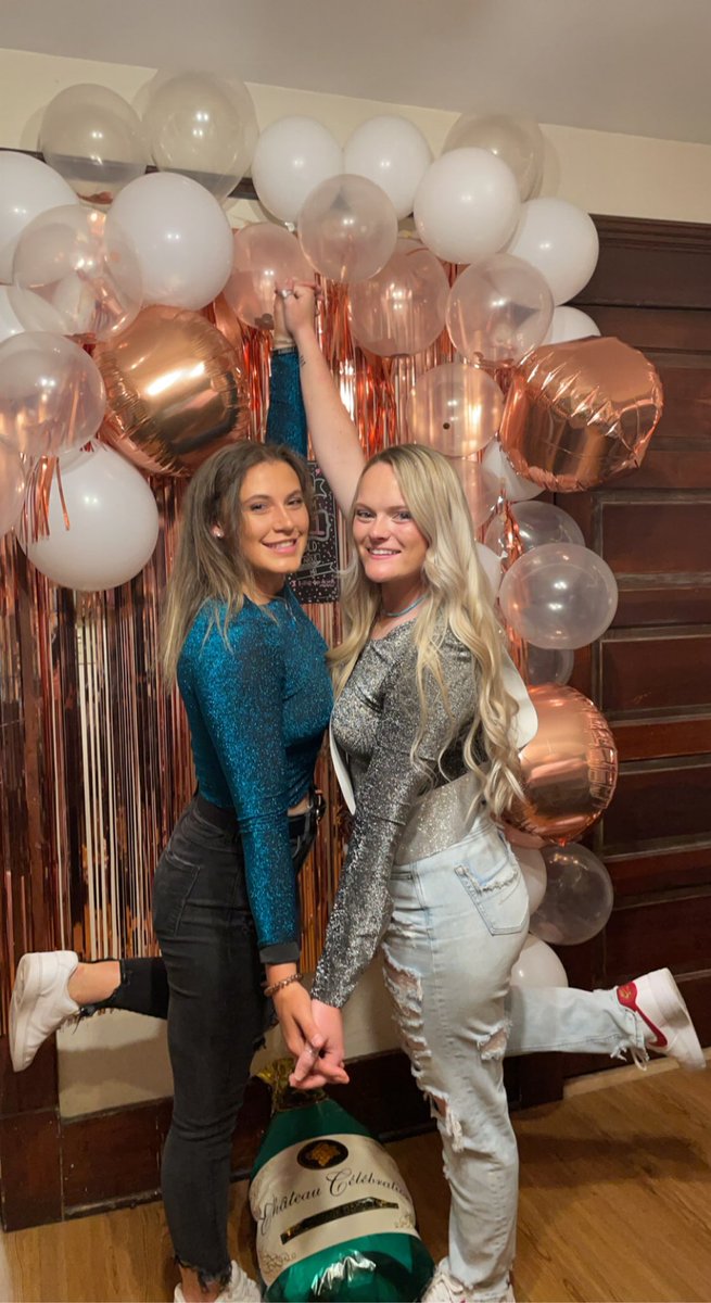 SoftballKar21's tweet photo. 21 🥂
Thank you to my friends and family for all the surprises and birthday wishes! Beyond grateful ❤️ https://t.co/o3rUuhleLi