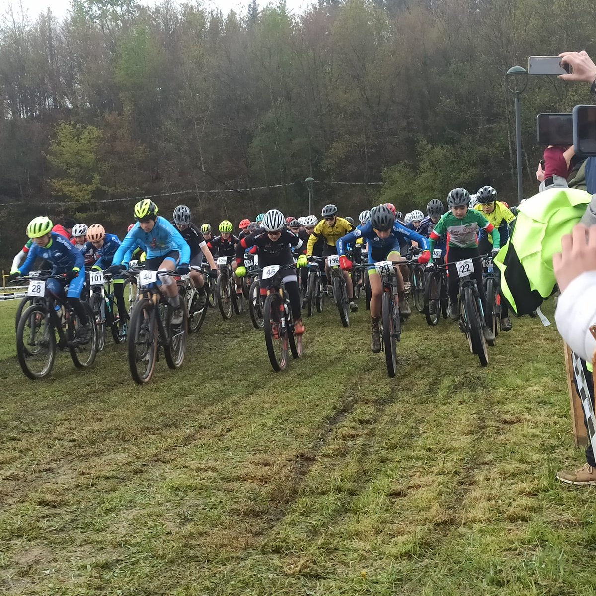 GelaPedagogikoa's tweet photo. Berrizko #MiniGreenSeries lehian parte hartu zuten gure #BTT Eskolako kideek, txapeldunak denak!!

Los integrantes de nuestra BTT Eskola participaron en las #MiniGreenSeries de #Berriz, denak txapeldunak!

🙌🙌💪💪 https://t.co/Nah3puE0HS