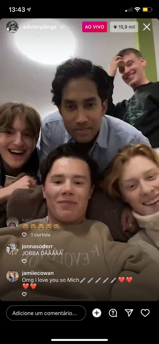 AM I DREAMING OR SOMETHING????