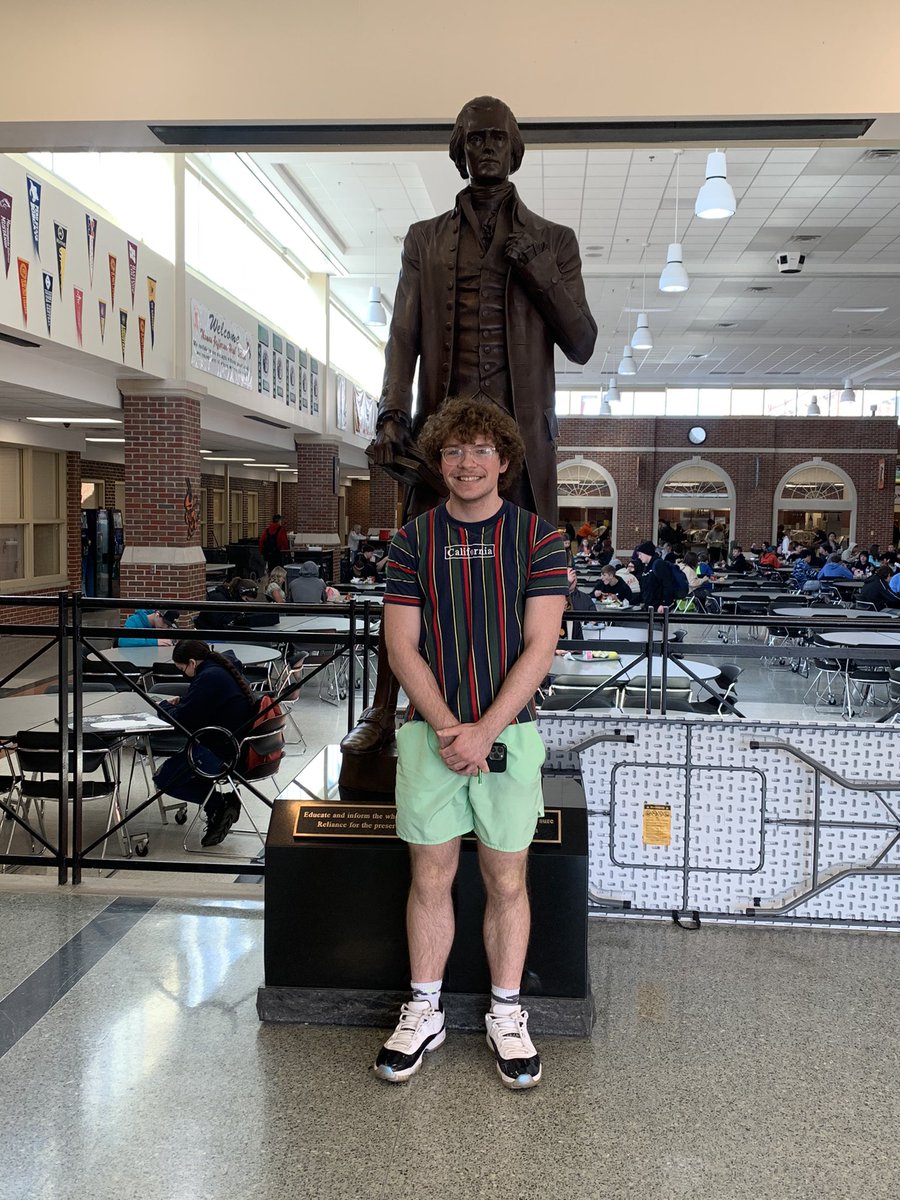 TJHighSchool_CB's tweet photo. 🗣🌟 #jacketpride ALERT 🌟🗣

TJ Senior Sidney Weaver has been accepted into the following colleges:
-COLUMBIA UNIVERSITY
-UC BERKLEY (full ride+research benefits)
-UCLA
-GEORGETOWN
-UNC CHAPEL HILL                       Sidney is leaning towards Columbia University or UC Berkley https://t.co/g3cOqXfdX6