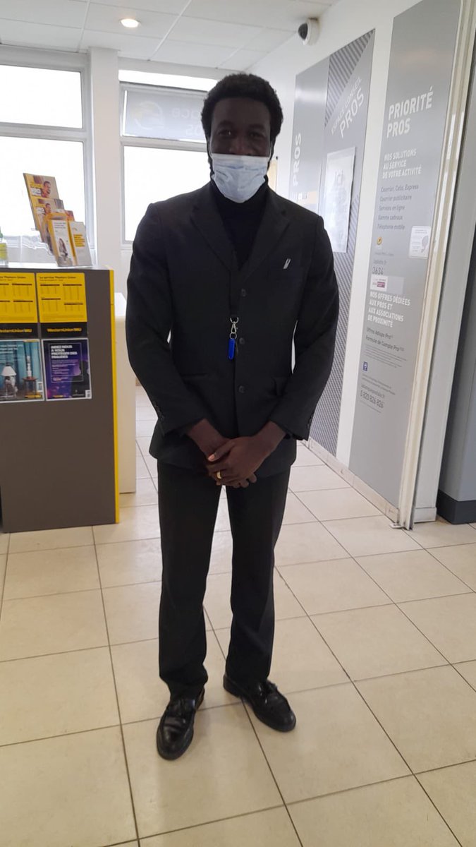 Diakiaridia fait son stage <a href="/GroupeLaPoste/">La Poste Groupe</a>, partenaire <a href="/E2CParis/">E2C PARIS</a> ! Il est inscrit à <a href="/FormaposteIDF/">Formaposte Ile de France et Nord Est</a> ! L’année dernière en recherche 🧐 d’une entreprise, cette année il signe grâce <a href="/E2CParis/">E2C PARIS</a> ! #reussite #Emploi