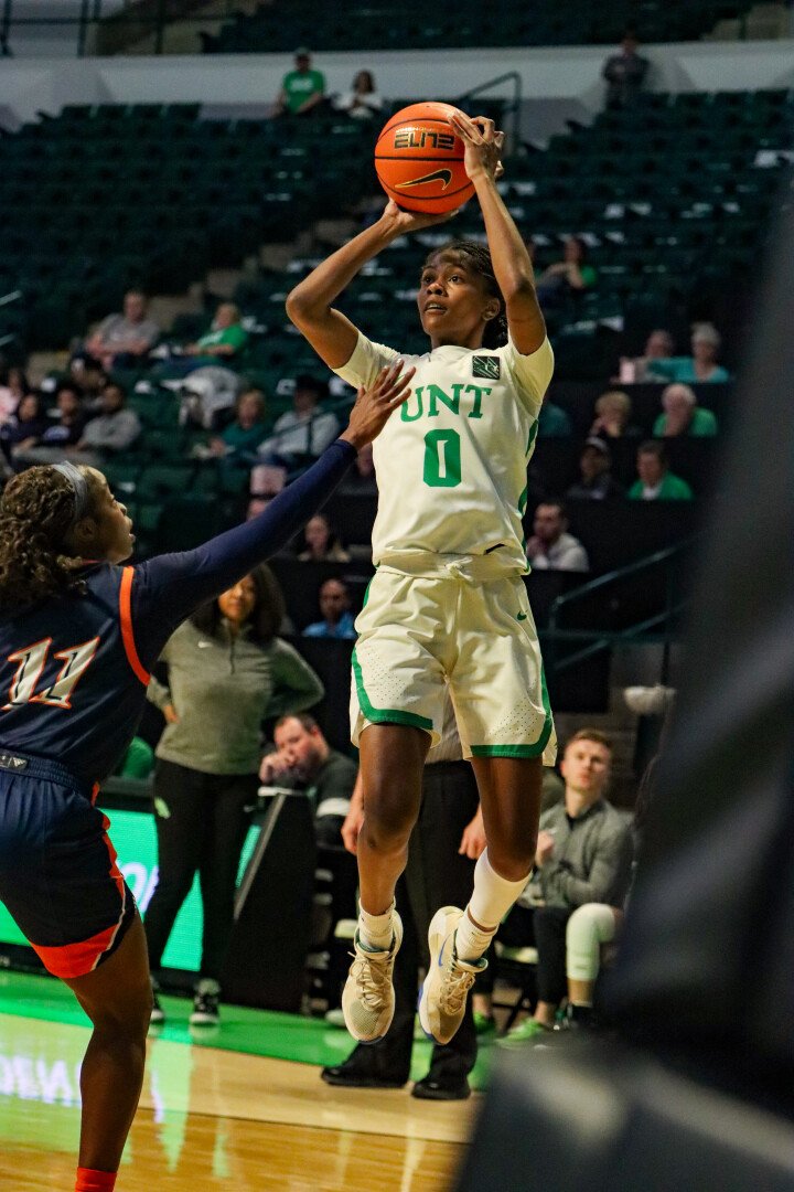 MeanGreenWBB's tweet photo. Aly Gamez and Quincy Noble earned honorable mention in Dave Campbell's Texas Women's Basketball Postseason Awards for the 2021-22 season. 

#GMG | @DCTBasketball https://t.co/Gwhzx587qf