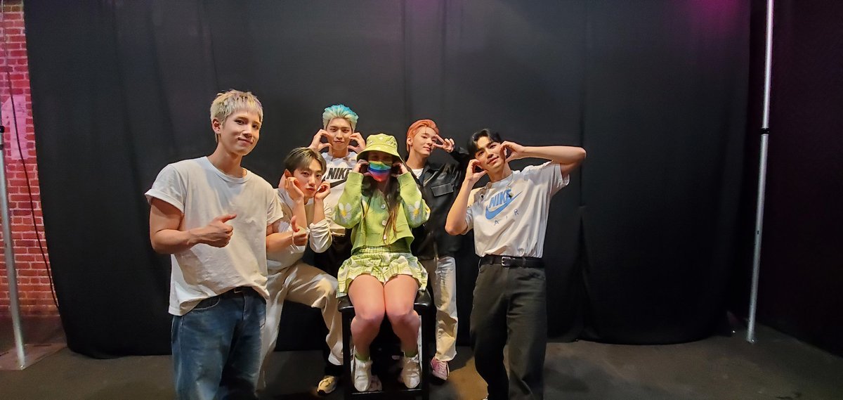 smolberry_tiger's tweet photo. Again an amazing night seeing vanner ๐โบ๏ธ
#vannerkpop #vanner #vannerindenver #denvanner #boostuptour #boostuptour2022 #BoostUp #vannertour2022 #vannertour #vannervvs #VVS #kpop https://t.co/9LJjaExAsx