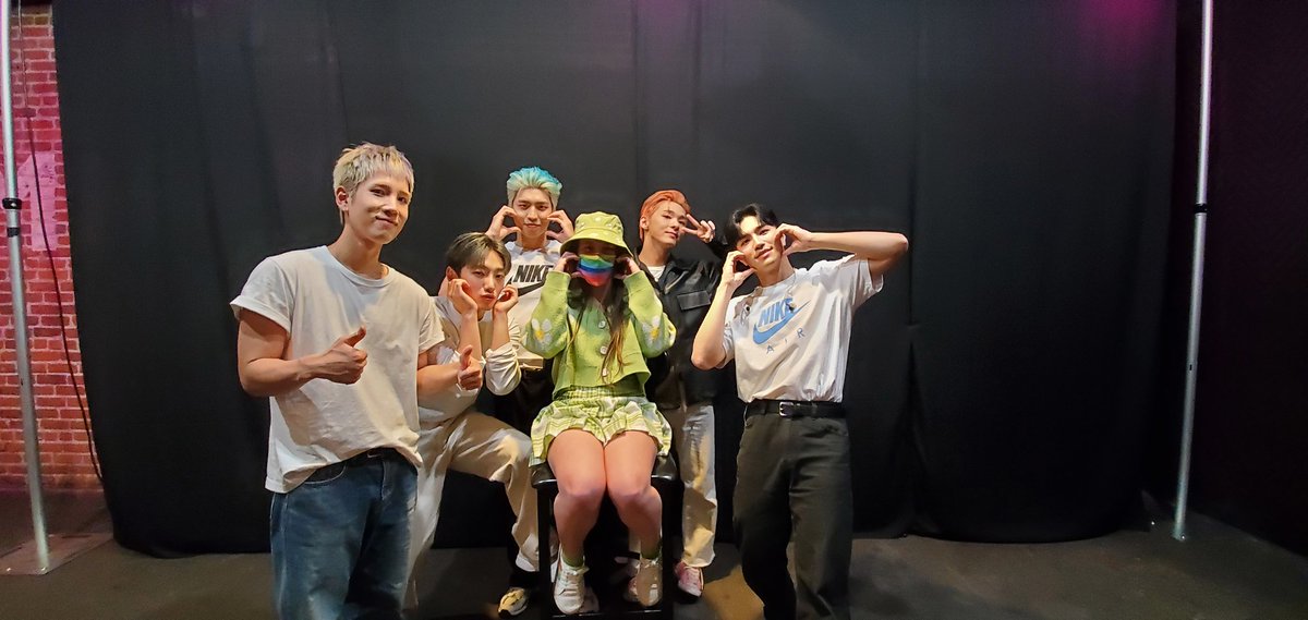 smolberry_tiger's tweet photo. Again an amazing night seeing vanner ๐โบ๏ธ
#vannerkpop #vanner #vannerindenver #denvanner #boostuptour #boostuptour2022 #BoostUp #vannertour2022 #vannertour #vannervvs #VVS #kpop https://t.co/9LJjaExAsx