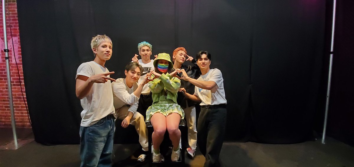 smolberry_tiger's tweet photo. Again an amazing night seeing vanner ๐โบ๏ธ
#vannerkpop #vanner #vannerindenver #denvanner #boostuptour #boostuptour2022 #BoostUp #vannertour2022 #vannertour #vannervvs #VVS #kpop https://t.co/9LJjaExAsx