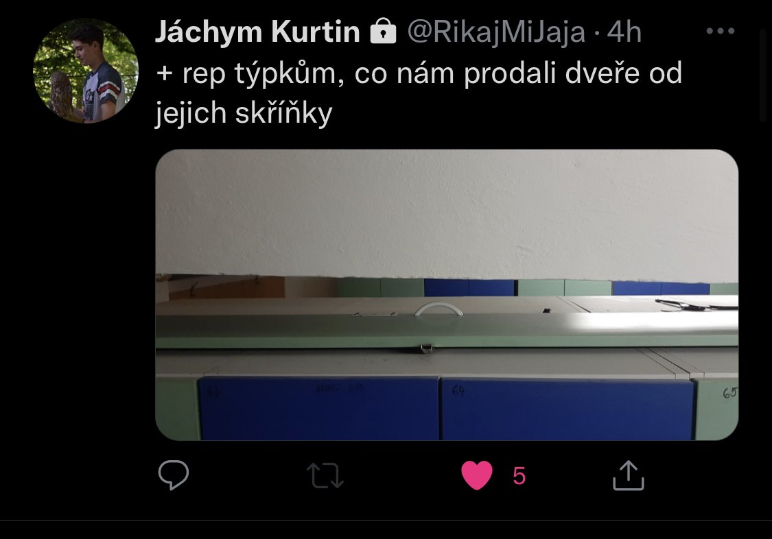kololololk1995's tweet photo. Jachymek kurťinek ma private ucet pry takze jsem to musel takto vyfotit a dat sem ale divejte jaky je dobry obchodnik 🤑😎 #kupec https://t.co/nR2xknYO75
