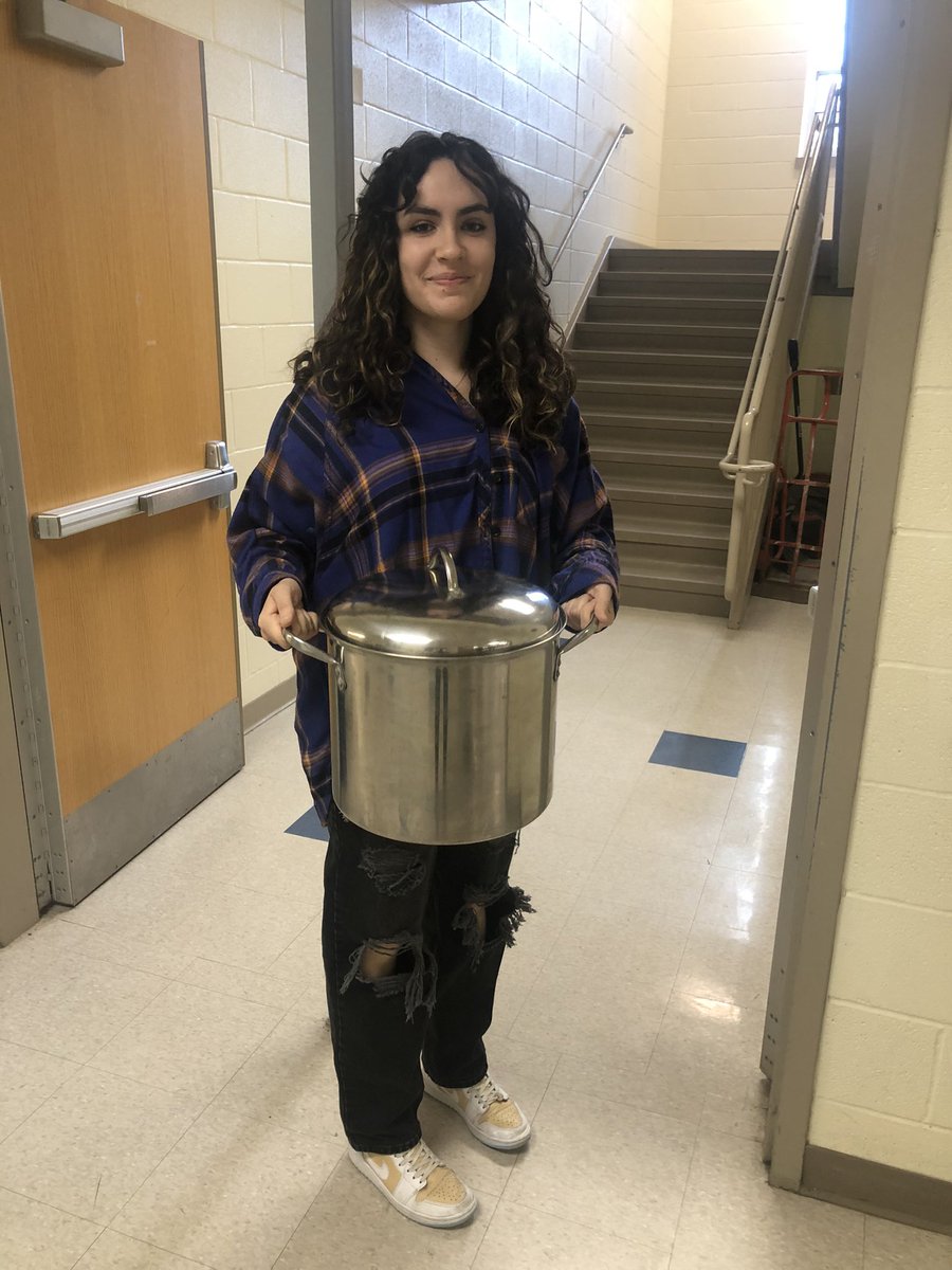 CrotonHS's tweet photo. Anything but a backpack day at CHHS - what a fun way to kick off spirit week and color wars! #CreativeTigers 🐯🐯 https://t.co/6u844Ci84Q