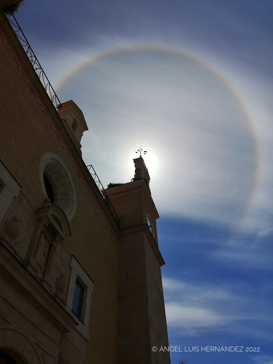 Halo solar visto ahora mismo desde Torrejoncillo (Cáceres)
<a href="/tiempobrasero/">Tutiempo</a>