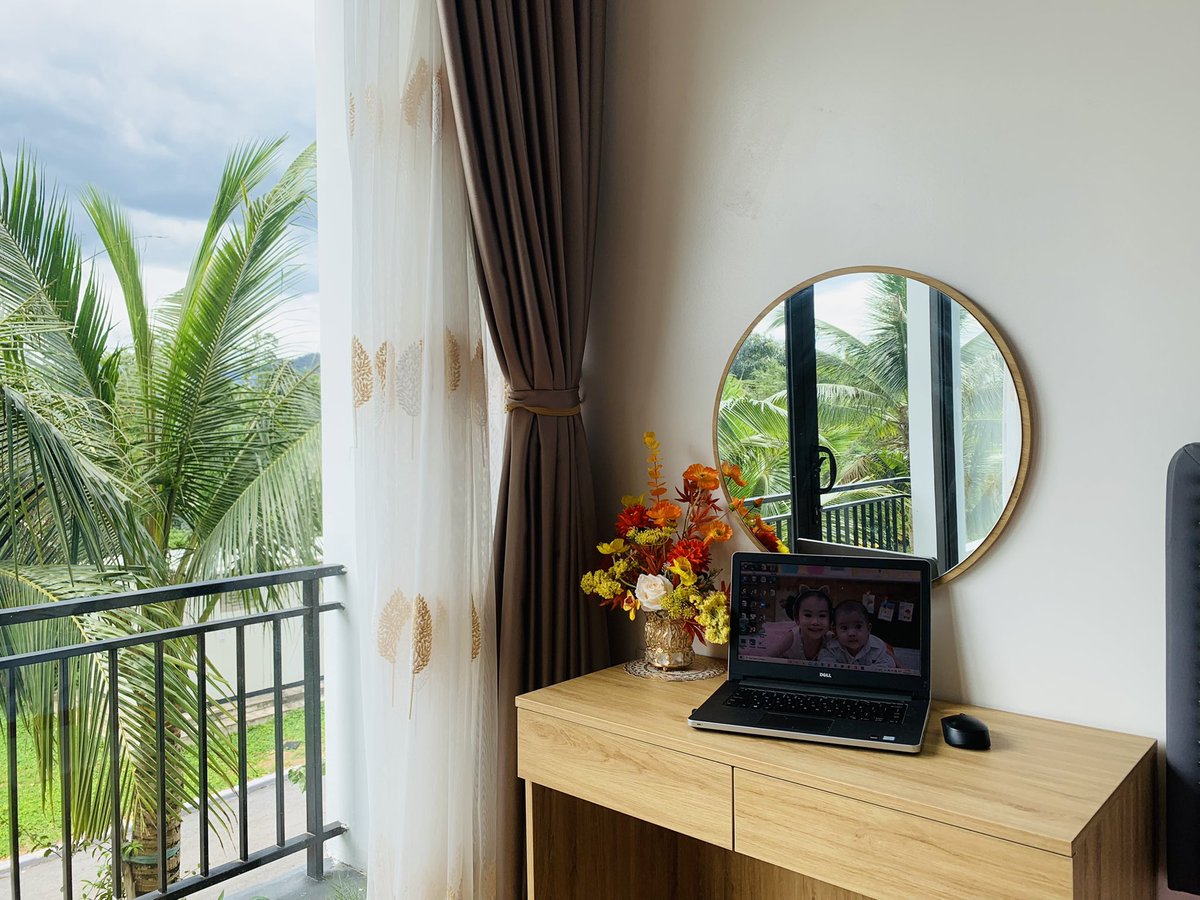 Thức giấc ở một nơi xa
