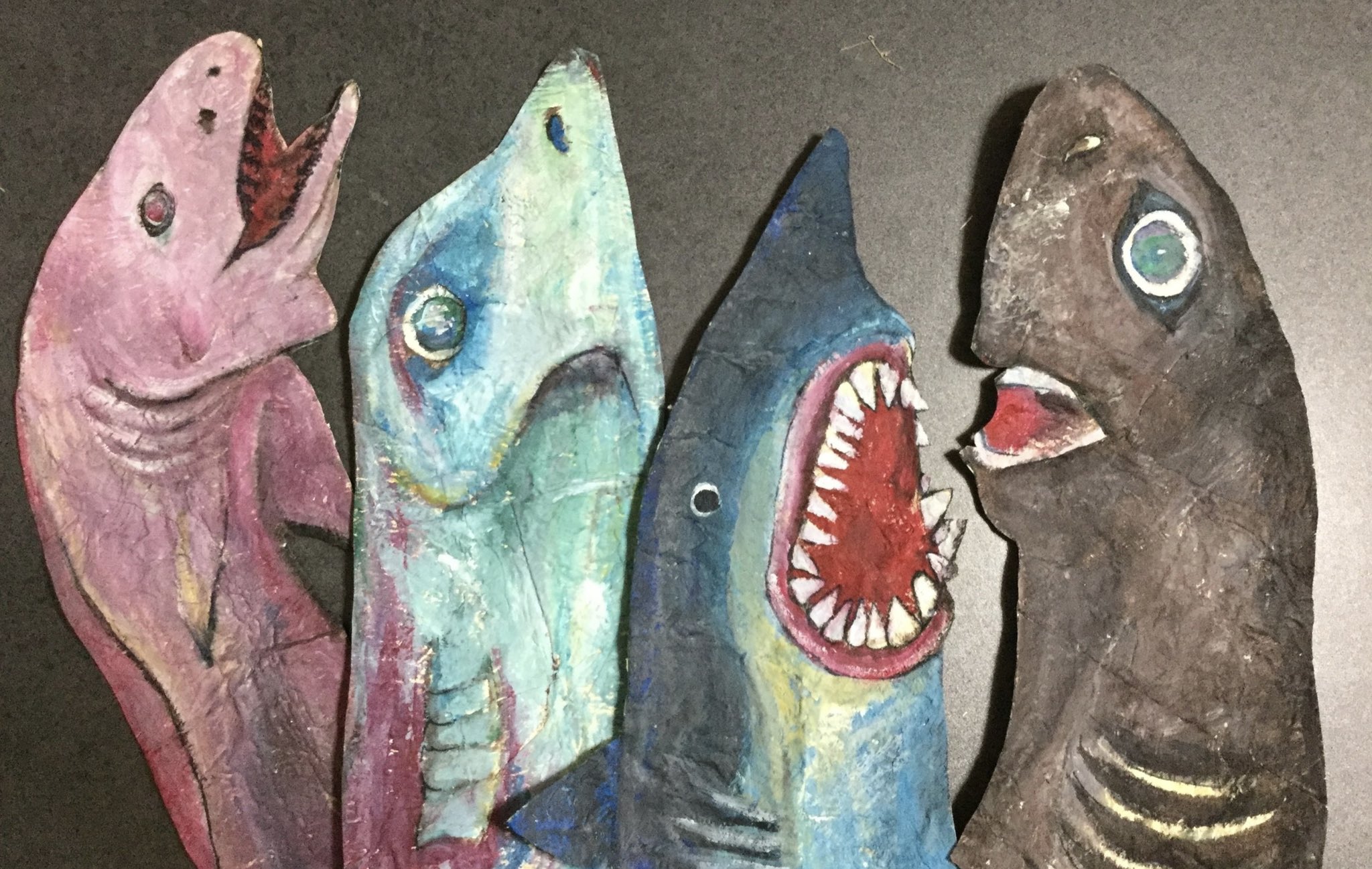 B0nmas 以前表層サメや深海サメの皆様を描いたやつ ゴワゴワ感が日本的ではなくよかったなあ 樹皮布 Ngatu トンガ タパ イラスト イラストオーダー オーダーメイド オーダーメイドイラスト スケッチ 鮫 サメ オセアニア 大洋州 Tonga Tapa