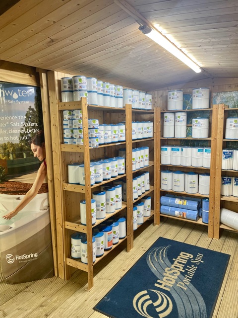 Hot Tub World tweet media