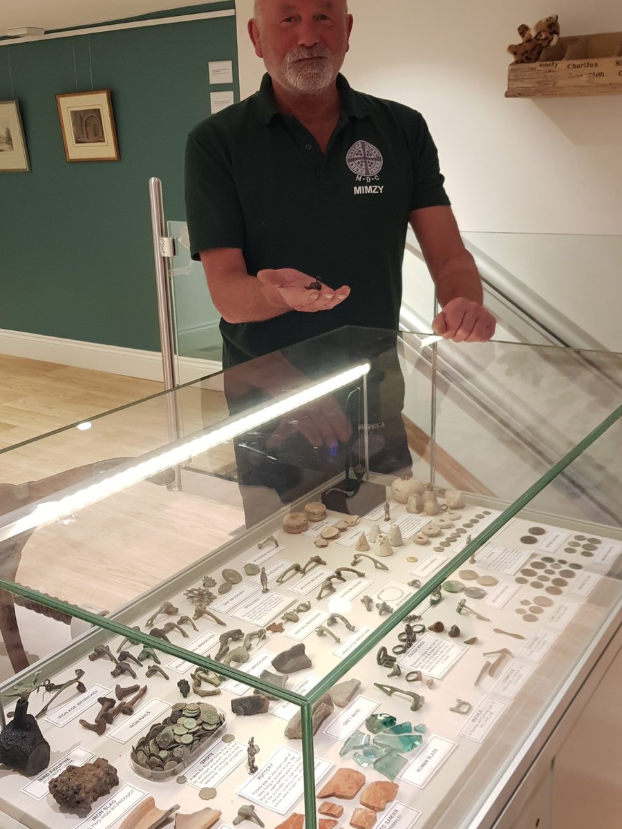 ChrisARoberts's tweet photo. What a week: visit to @Crewe_Hall; spa/swim; my client @PoocheeC wins top Welsh award; 3 bouquets; Thai dinner & afternoon tea for #MothersDay; thrilled to see #Roman hoard @MuseumAthelstan; boarded the #Digibus & retirement do. See more: https://t.co/eM3e6ki7Az.
#journorequest https://t.co/jnXRO2e6Bo