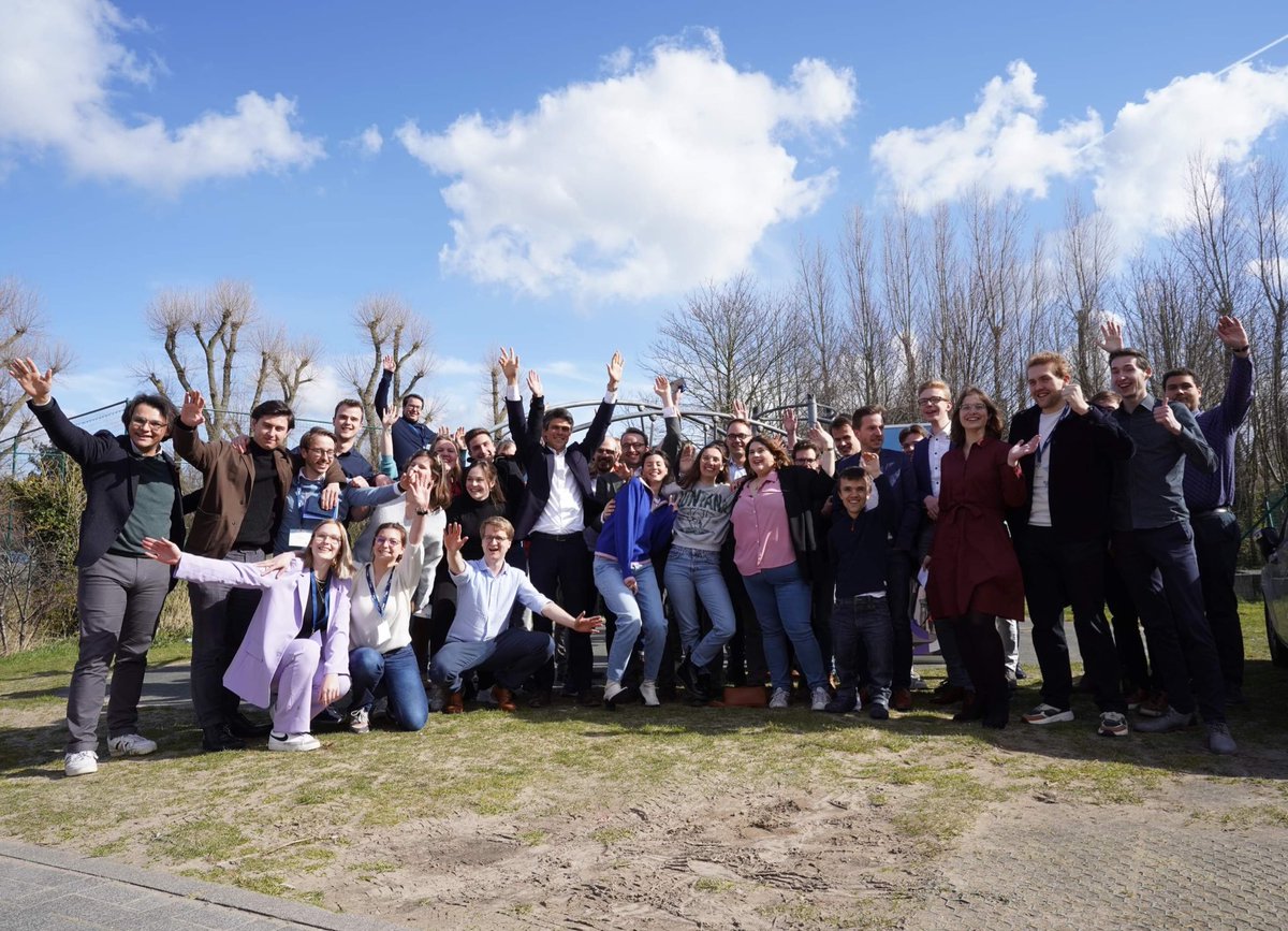 tsjeefWVL's tweet photo. De jonge tsjeven verzamelden dit weekend in Oostduinkerke: en of de toekomst er oranjekleurig uitziet! 🧡 @JONGCDENV https://t.co/GKaOmZlugY