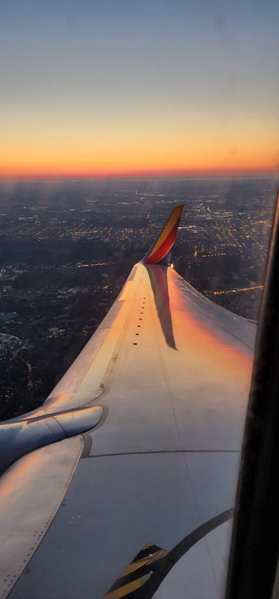 jay9ko's tweet photo. When you coordinate with the sunrise 🌅 @SouthwestAir https://t.co/ChepkSvAzM