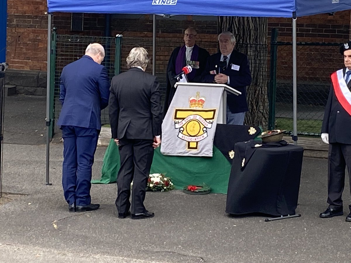 CZinMelbourne's tweet photo. Commemorating 81st Anniversary of the Siege of Tobruk at Tobruk House, Albert Park. A wreath laid by the 🇨🇿Ambassador Tomas Dub on behalf of the Czechs who fought alongside other nationalities. #ratsoftobruk https://t.co/SN3gWqvDi1