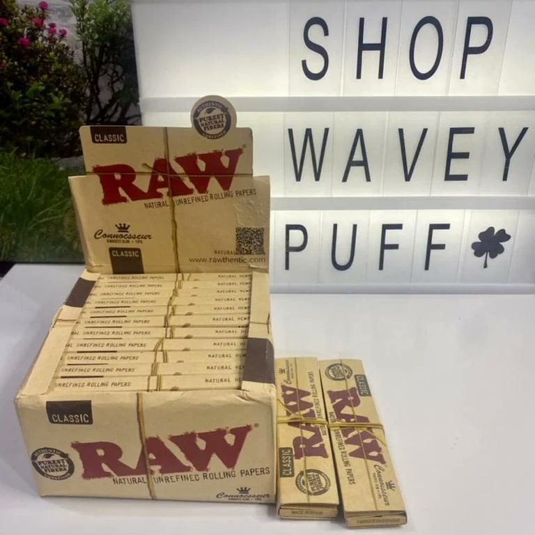 waveypuff's tweet photo. Raw rolling paper available📌🚨..
They come with KINGSIZE filter tips and 24pack/box📌..
So now you can be rolling with quality 😎📌..
To order:
Send a DM📩/WhatsApp in bio📥
Price:: #8000
#waveypuff #moreforless #topquality #grammy #wizkid #cannabis #rollingpaper #nigeria https://t.co/EFXTVbpOTy