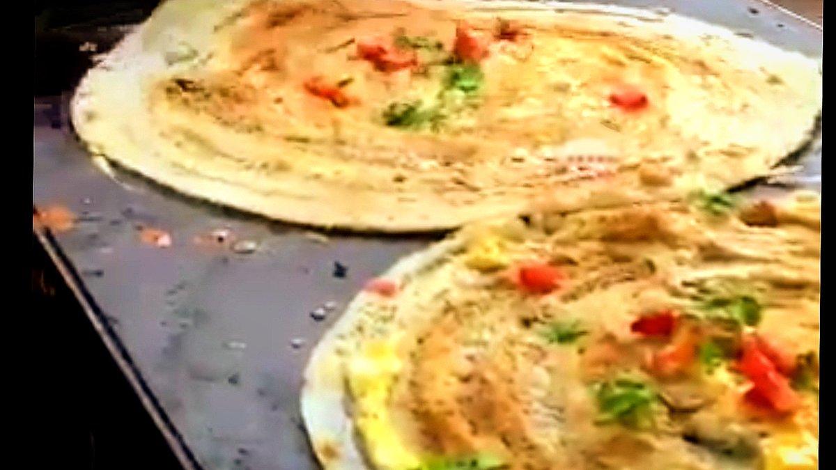 FOODFork1's tweet photo. https://t.co/8iByCCdiyA
#dosarecipes #payadosa #unique #mouthwatering #mumbaispecial 
Amazing and super unique recipe of dosa that you probably haven't heard, seen or ever eaten, awesome Mumbai Famous paya dosa that you must try
Like my video
Subscribe my channel
Share my recipes https://t.co/wGOEBkZqGS