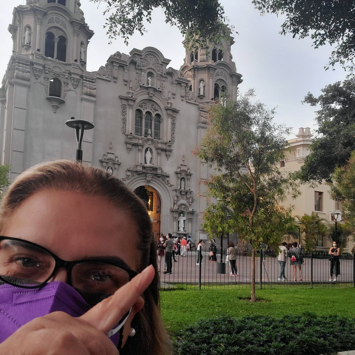 DannyTrigosok29's tweet photo. Families are like branches on a tree. We grow in different directions yet our roots remain as one. Lima, my beautiful country. https://t.co/HGkOcsGqfB
