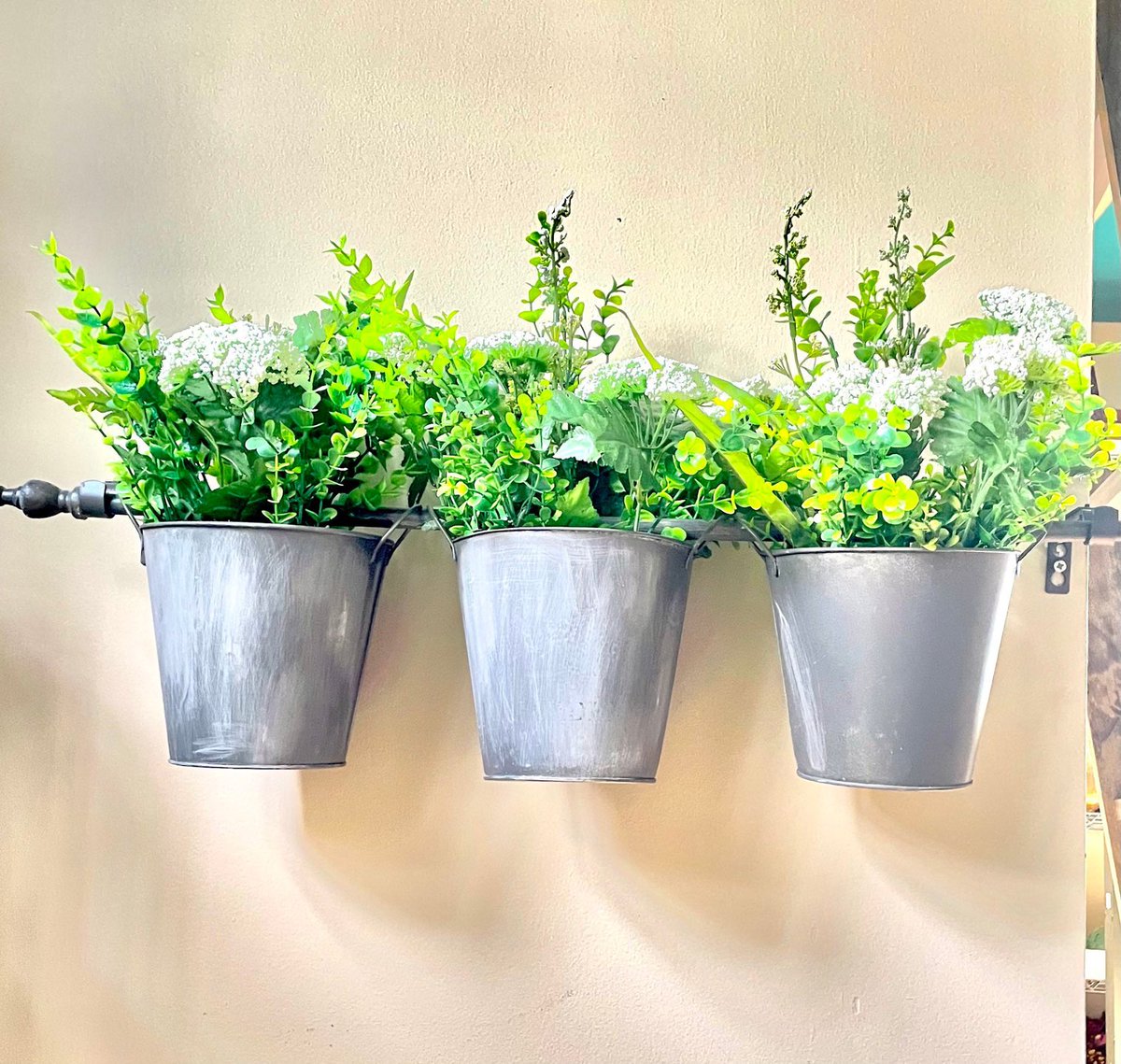 #Farmhouse #FloralArrangements in #hanging #GalvanizedBuckets with #White #QueenAnnesLace. #FarmhouseDecor #HomeDecor etsy.me/3K6qta9