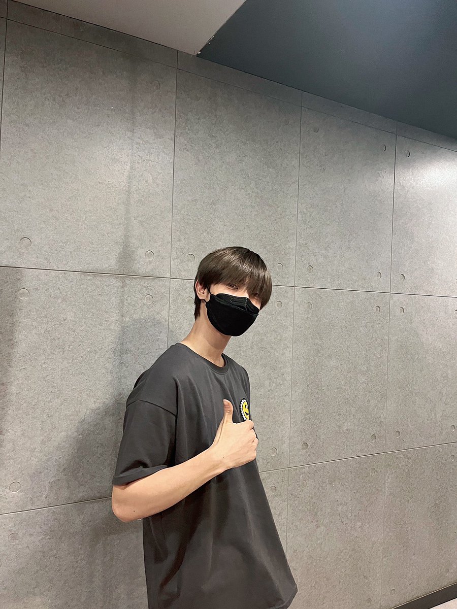 official_ONEWE's tweet photo. [#PHOTO_BY_ONEWE]

멋있는 강현이 마스크💕

#ONEWE #원위 #용훈 #강현 https://t.co/NR1QCZOb2d