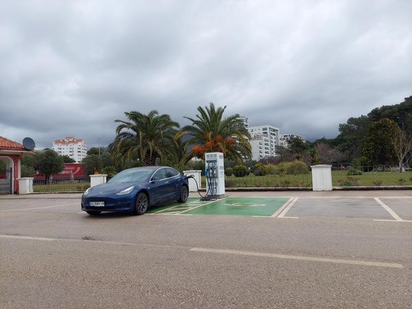EnerNETMob's tweet image. 👉EnerNETMob charging point in Montenegro🇲🇪
Our partner #Port_of_Bar has installed a DC High Power  charging station mainly used for local and intercity transport. 🚙🔌The charging point is the 1️⃣st installed in the city🏘 and it is free of charge during project lifetime.
