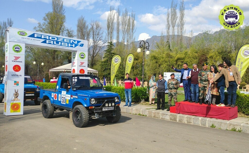 kashmiroffroad's tweet photo. We would like to thank Mr. Javid Bakshi Director SKICC, CEO Golf Development and Management Authority for extending his full support during our event Frozen Rush 4.

#kashmiroffroad #skicc #frozenrush4 #offroadsnowchallenge https://t.co/C0bnuE2kHX https://t.co/63pma8KvpS