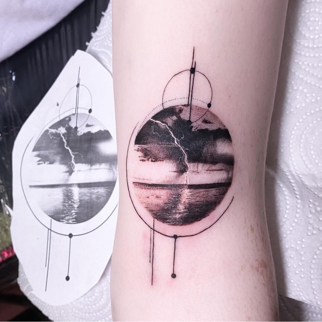 atomic_harri's tweet photo. ya boi's got tattoos now https://t.co/RvpYqRw9rK