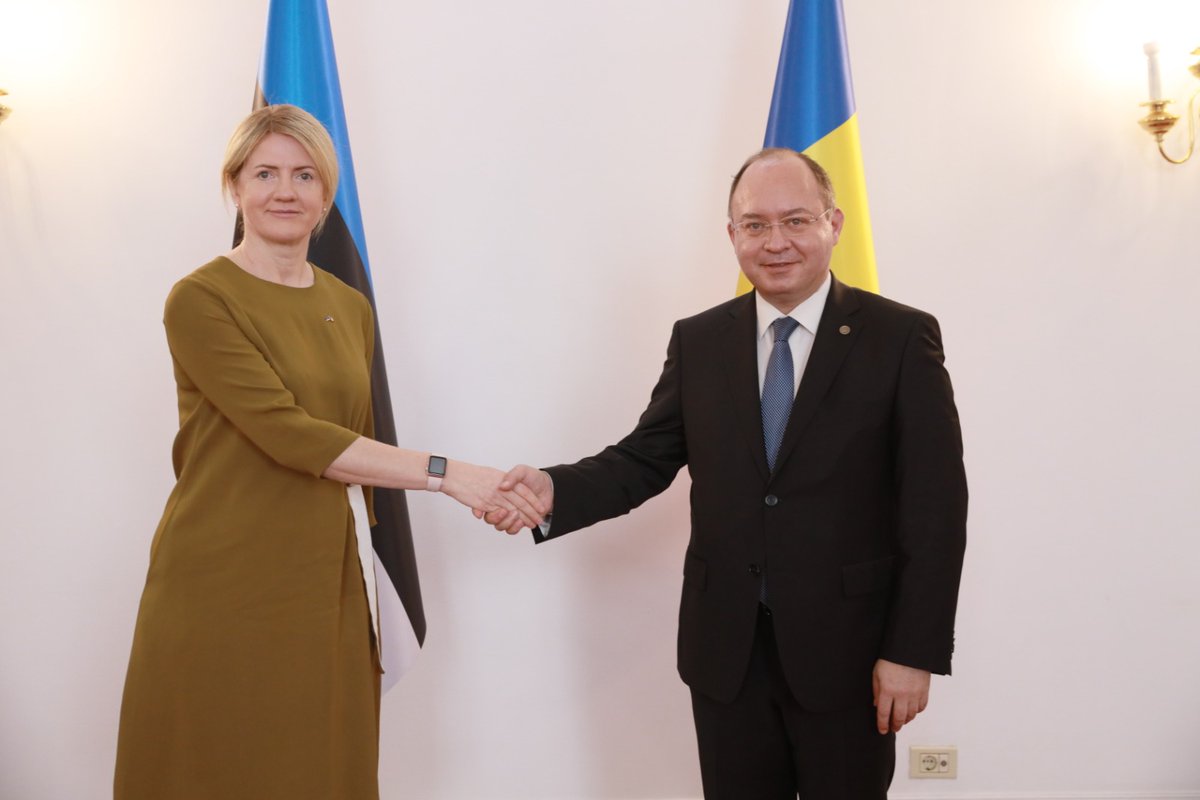 BogdanAurescu's tweet photo. Talks w/@eliimets focused on t/need to strengthen #EasternFlank deterrence&defence, our aligned priorities in view of #NATO Summit in Madrid& t/opportunity to diversify 🇷🇴🇪🇪 cooperation on #security #connectivity #cyber.Also discussed support for #EasternNeighbours’EU aspirations https://t.co/AngmCBcJNl