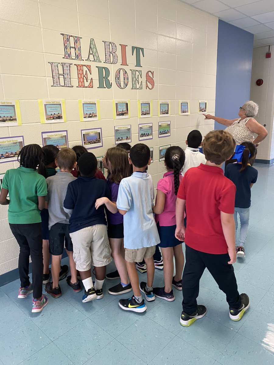 1st Grade Super Leaders finding themselves in our Hall of Fame! <a href="/SLESeahawks/">Shadowlawn Elem</a>