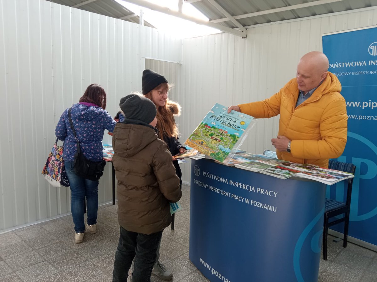 OPoznaniu's tweet photo. 3 kwietnia 2022 roku można było nas spotkać na targach rolno-ogrodniczych AGROMARSZ w Marszewie. Na naszym stoisku, każdy znalazł coś dla siebie! #Agromarsz #TargiMarszew https://t.co/4XQuCMPBeF