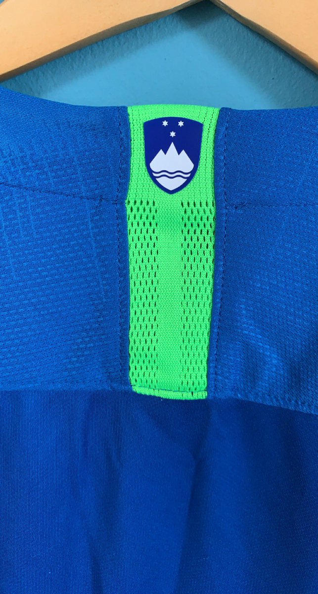 Slovenia 2018 away 🇸🇮
