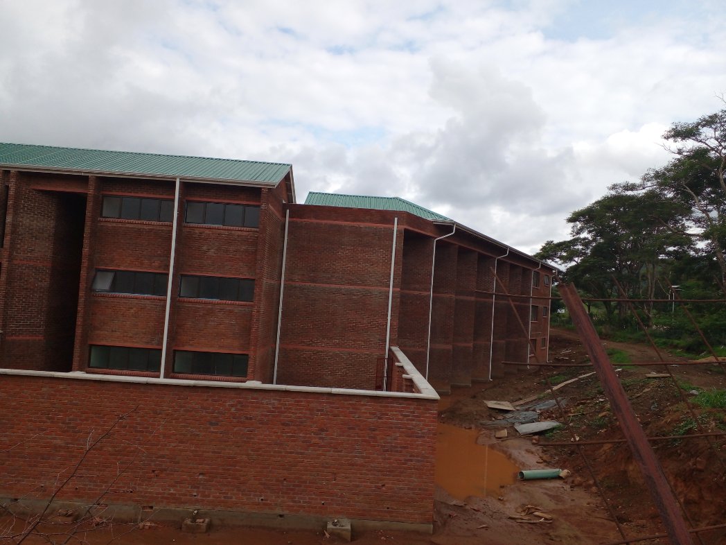 ZicosuNEC's tweet photo. BINDURA UNIVERSITY OF SCIENCE EDUCATION (BUSE Female halls of Residence is 90% of completion. 

#Trust  our Government 
#Brick By Brick.
#Students4ED https://t.co/o31MnrHtKO
