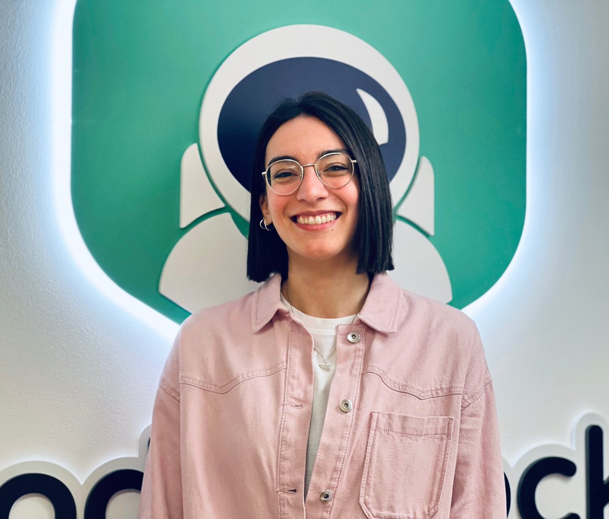 coderblock's tweet photo. Il nostro team continua a crescere: oggi diamo il benvenuto in ufficio a Margherita, la nostra nuova Junior Software Developer nonché prima #DevGirl di #Coderblock! 👩🏻‍🚀

#teamcoderblock https://t.co/YJbhiWLc5Y