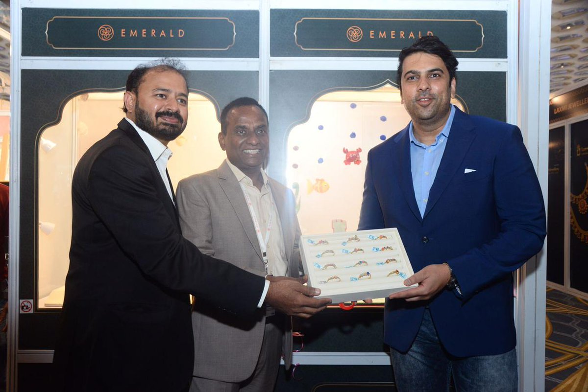 saurabh_gadgil's tweet photo. Launched Three stunning collections for Emerald Jewel Industry at GJS in Mumbai today with my revered colleague Mr. Varghese Alukka, Managing Director, Jos Alukkas Group and Mr. K. Srinivasan, Managing Director Emerald Jewel Industry!
Industry #event #GJS2022 #PNGJewellers https://t.co/UGR2yqCOKL
