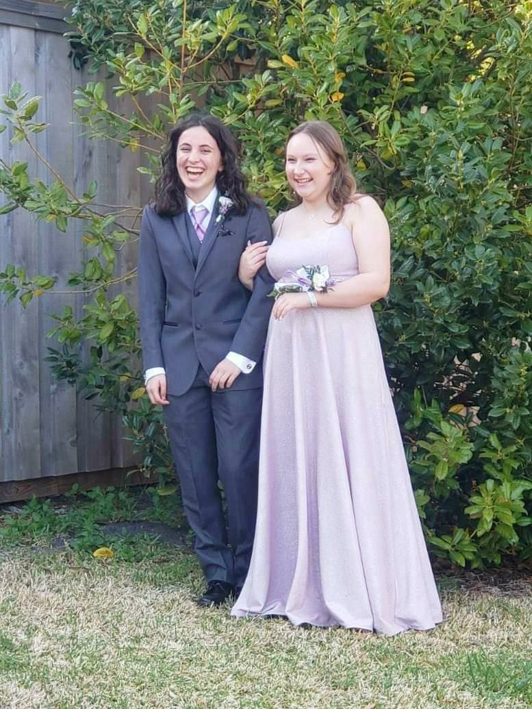 ras__chloe's tweet photo. prom lol https://t.co/As6vNtm4Fh