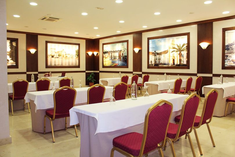 RestauElCanal's tweet photo. 🧑‍💼👩‍💼¿Buscando un salón para tu conferencia? Tenemos el sitio perfecto

✅Amplio

✅Buen sonido

Pregunta sin compromiso😉

☎️952 03 13 37

📍Carretera Antequera - Campillos Km 155 (Antequera)

#salon #conferencia #evento #restaurante #Antequera https://t.co/hcFjZW3gHj
