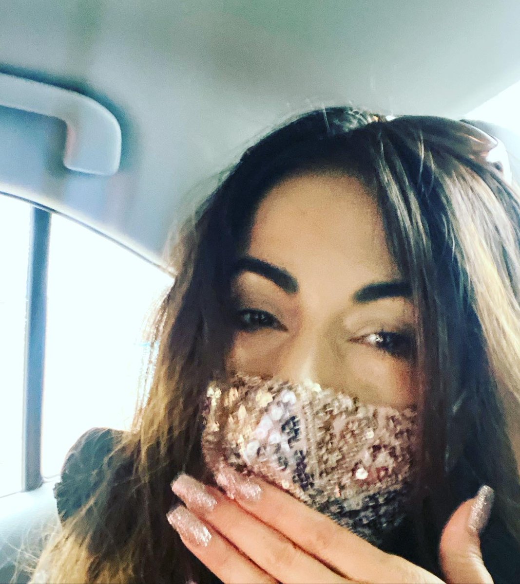 DelilahCotto's tweet photo. Was feeling a bronze pensive glow and lavender glitter. ✨ Never neglect your own self care! Loving the color! Have a beautiful day! Pray for Ukraine 🙏🏼 #nynails #nyc #ilovemynails #delilahcotto #actress #selfcare #actor #healthcoach #multipotentialite https://t.co/5k76iqOZPw